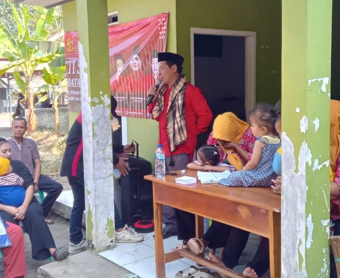 
Terus Berlanjut,  Tim Baksos dr Ribka Tjiptaning Kunjungi Desa Jayanti Palabuhan Ratu