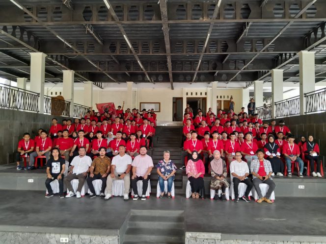 
Bersama BDI Kemenperin, dr Ribka Tjiptaning Didik dan Latih 150 Orang peserta warga Sukabumi