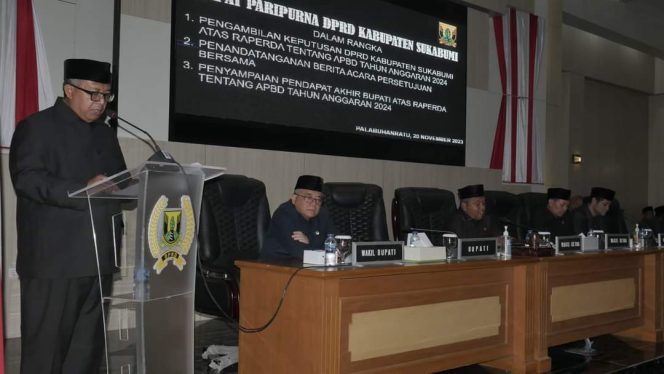 
Bupati Sukabumi di Paripurna, Sampaikan Pendapat Akhir Raperda APBD TA 2024