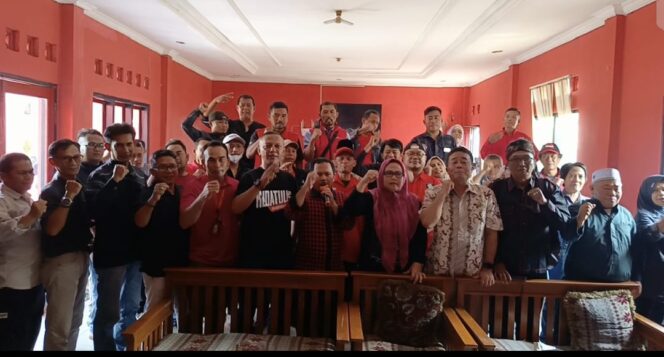 
30 Organ Relawan Ex Pemenangan Ganjar Siap Dukung Iyos Somantri dan Jeje Wiradinata di Pilkada 2024
