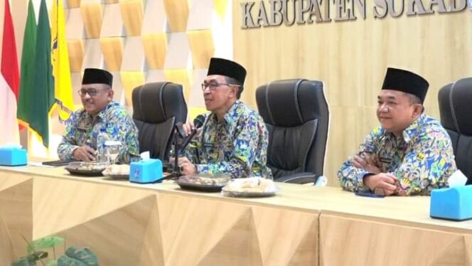 
Sekda Kabupaten Sukabumi Apresiasi Kekompakan Pegawai Dinas PU dalam Peringatan HUT ke-79 Pekerjaan Umum