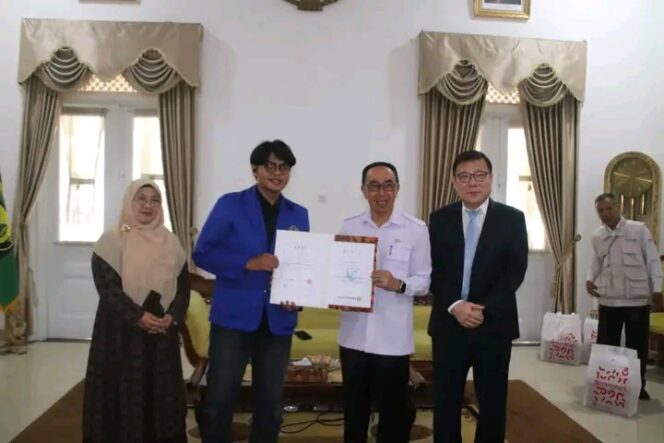 
Petualangan Akademik: Tujuh Mahasiswa Sukabumi Mengukir Mimpi di Korea Selatan