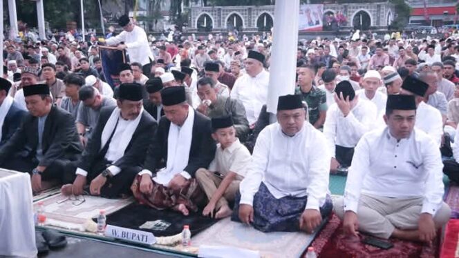 
Sukabumi Bersatu: Shalat Idul Fitri 1446 H Tandai Kerukunan Umat