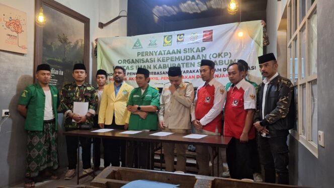 
Ketua Pemuda Muhammadiyah Kab. Sukabumi Bersama OKP Lintas Iman Deklarasikan Persatuan & Demokrasi Damai