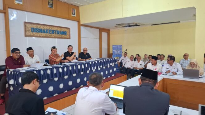 
Pertemuan Kolaboratif Komisi IV DPRD Sukabumi Bahas Pengawasan dan Penyempurnaan Anggaran 2025