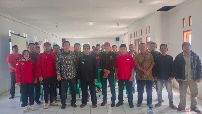 
DPRD Kabupaten Sukabumi: Yudi Suryadikrama Perkuat Kader Lewat Pembekalan Politik di Empat Kecamatan
