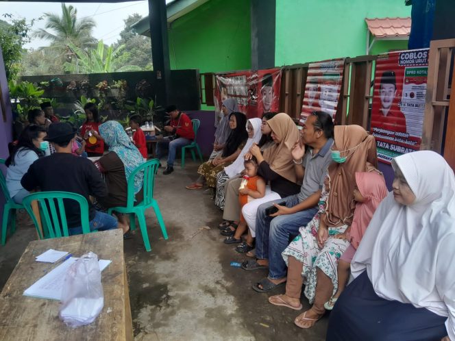 
Gelar Pengobatan Gratis di Bangkong Reang, Tim Baksos Ribka Tjiptaning di Dampingi Tim H Tata