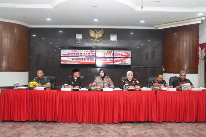 
Pastikan Pilkada 2024 Sukses,Polres Sukabumi Kota Gelar Rakor Lintas Sektoral