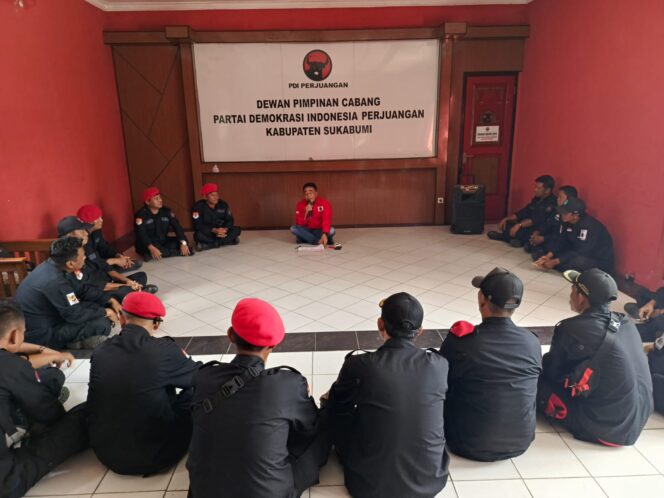 
Pastikan Berjalan Lancar Jelang di Rakercabsus, DPC PDI Perjuangan Kab Sukabumi Gelar Platihan Satgas