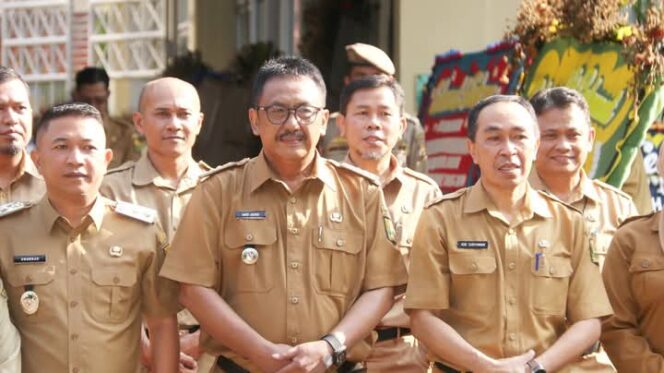 
Bupati Sukabumi Ajak ASN Jajarannya Pastikan Program Bermanfaat bagi Masyarakat
