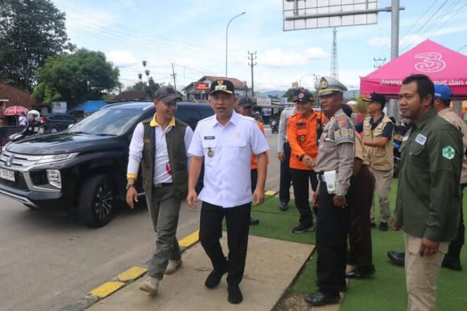 
Wabup Sukabumi H Andreas, Pantau Posko Pengamanan Arus Mudik Idul Fitri 1446 H