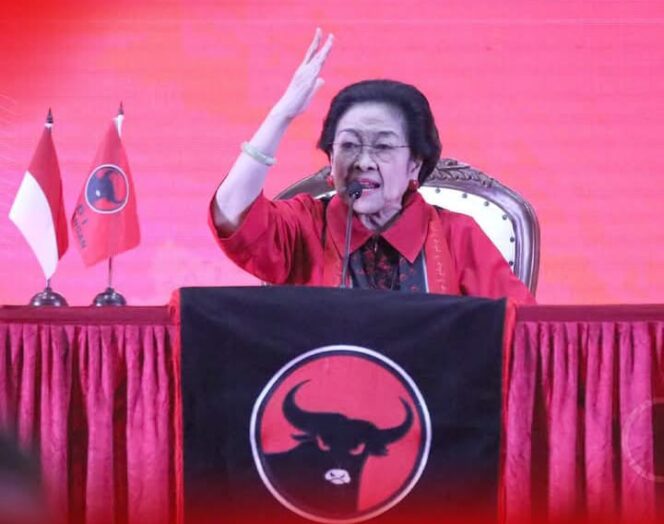 
Megawati Ingatkan Pimpinan DPC, Agar Bisa Mengorganisir dan Berkontribusi Bagi Pembangunan di Daerah nya 