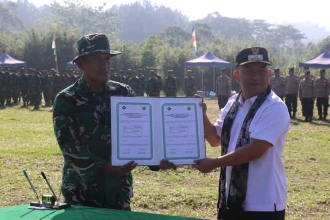 
Wabup Sukabumi Saksikan Langsung Transformasi Desa Cisarua Berkat TMMD Ke-124