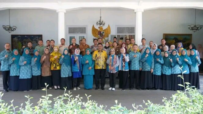 
Dua Desa di Cicantayan Jadi Unggulan Gelari Pelangi, Bupati Sukabumi Optimis Raih Prestasi