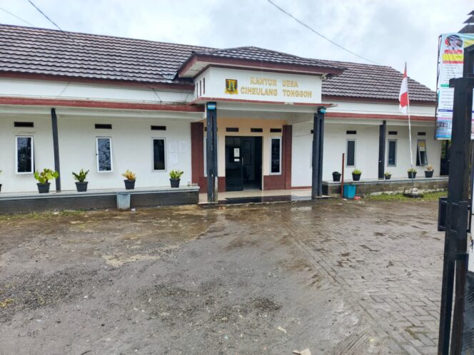 
Bendahara Desa Ciheulang Tonggoh Diduga Maling Uang DD Tahun 2025 Senilai Rp561 Juta, Kades Mulyadi: Sekdes Kabur, Cap dan Stempel Dipalsukan