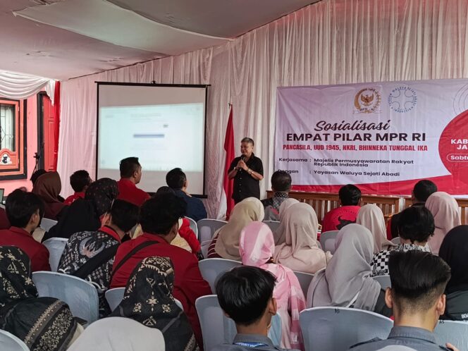 
Ribka Tjiptaning Gandeng Bambang Pacul, Gelar Sosialisasi MPR RI 2026 Bersama Tenaga Kesehatan di Sukabumi