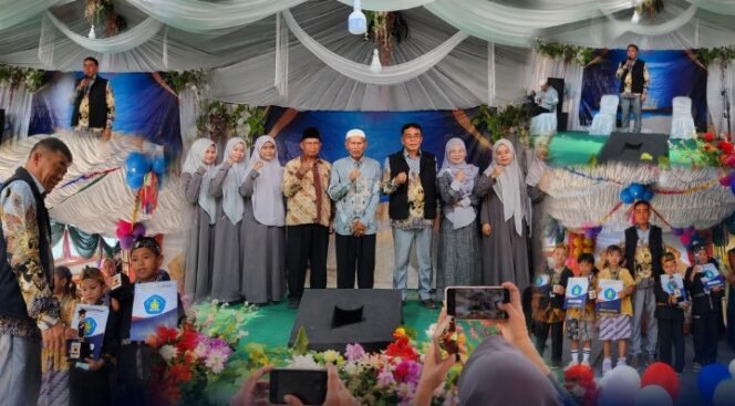 
Paoji Nurjaman Hadiri Perayaan Kenaikan Kelas di Tiga Sekolah Dapil V Kabupaten Sukabumi