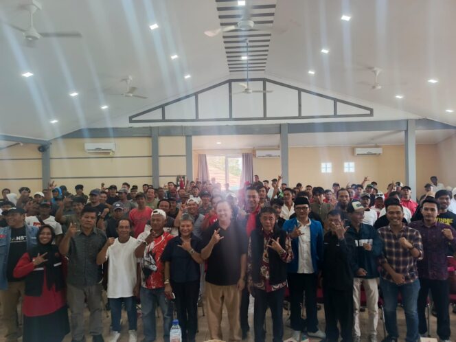 
Gandeng Bambang Pacul, dr. Ribka Tjiptaning Gelar Sosialisasi Empat Pilar MPR RI Bagi Nelayan Palabuhanratu